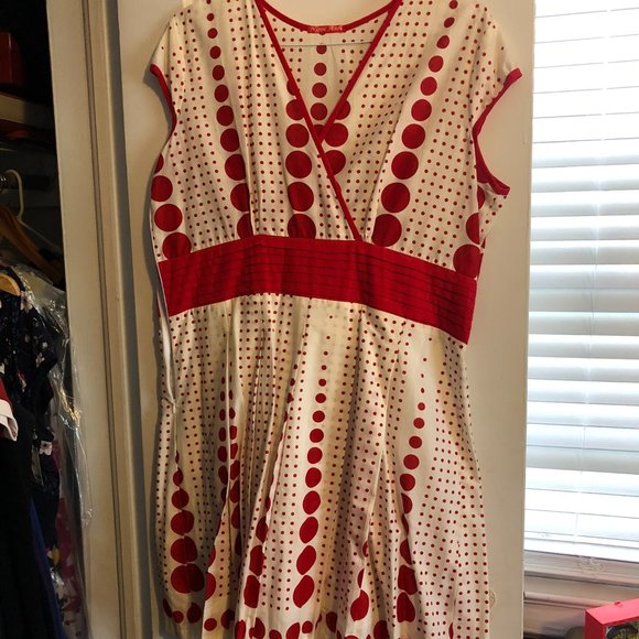 Red/White woven dress - Picture 1 of 6